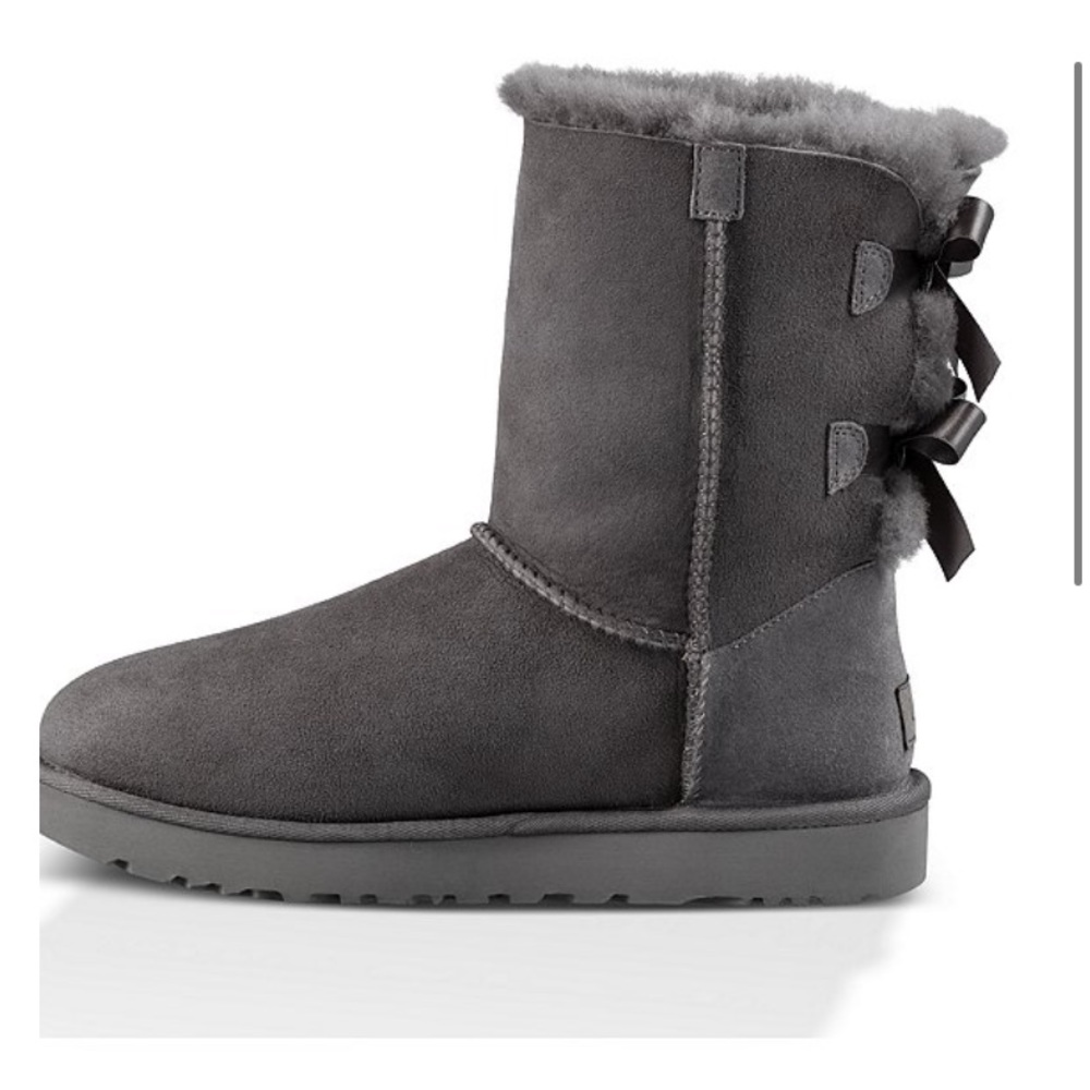 gray bailey bow ugg’s